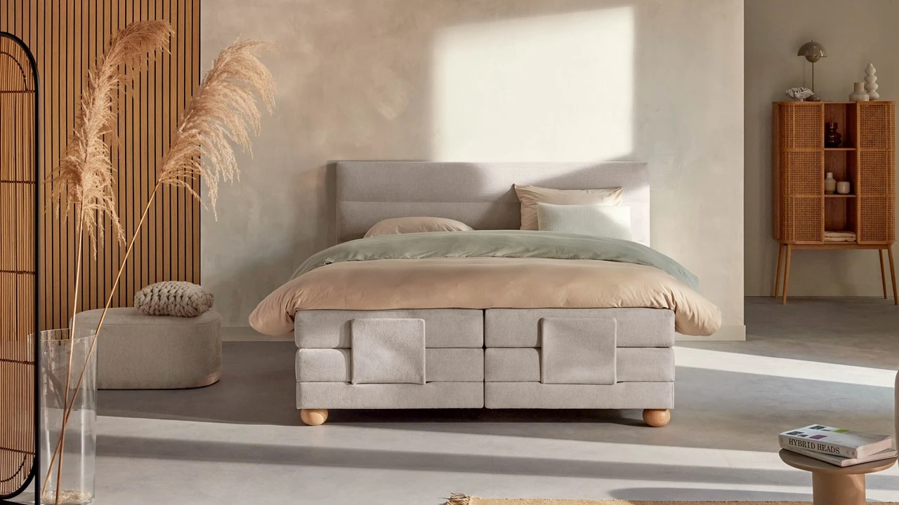 Boxspring Solid Lina verstelbaar met gestoffeerd matras Karlsson Boxspring Solid Lina Verstelbaar Met Gestoffeerd Matras -Beter Bed Boxspring Solid Lina verstelbaar met gestoffeerd matras naturel 1
